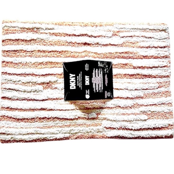 DKNY Cotton Bath Mat /  Bath Rug  White & Pale Pinkish Peach Random Stripes NWT! - Picture 1 of 4